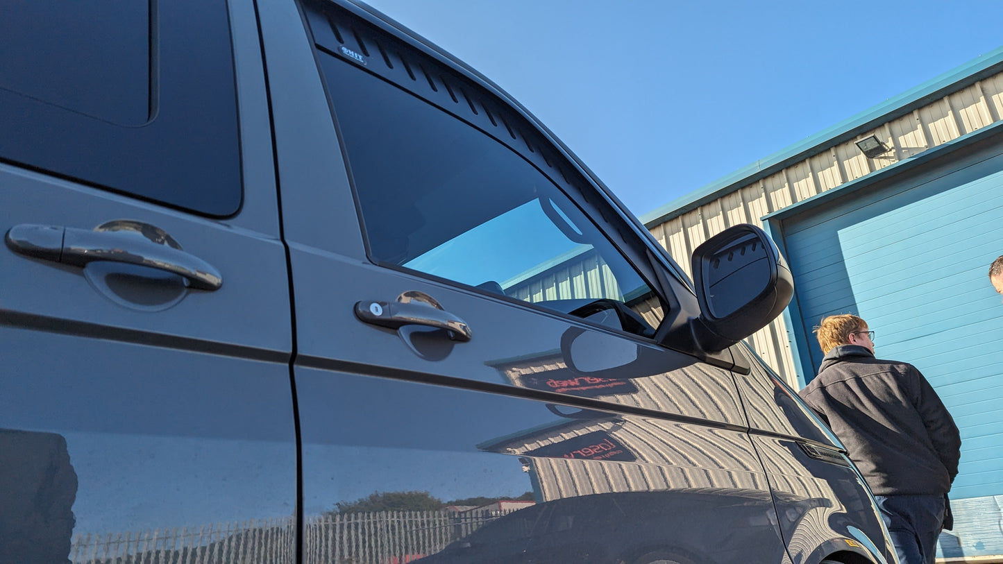 VW T5, 5.1. 6 AND 6,1 TRANSPORTER 2003 TO 2024 WINDOW BUG VENTS WITH STORAGE BAG