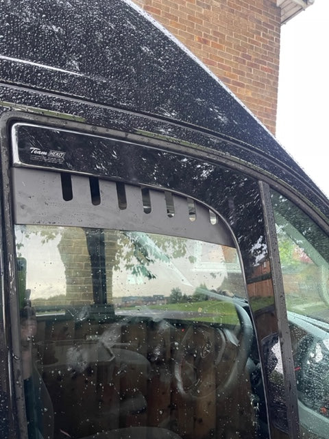 VW CRAFTER 2017 ON WINDOW BUG VENTS