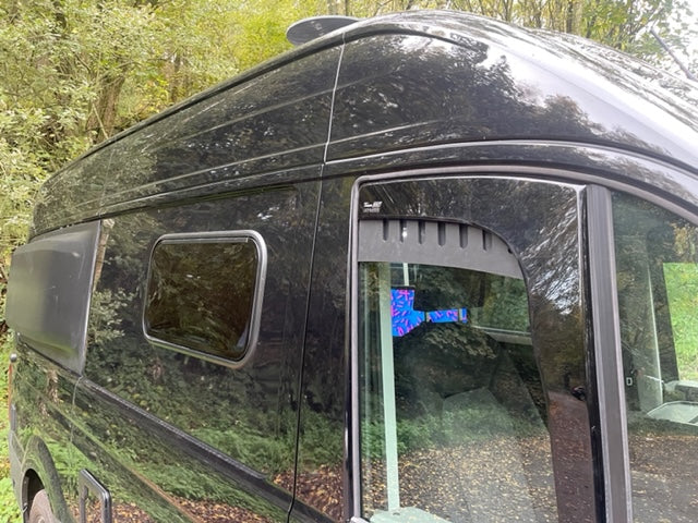 VW CRAFTER 2017 ON WINDOW BUG VENTS