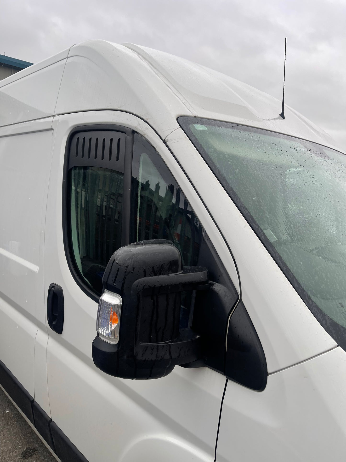 FIAT DUCATO 2006+ WINDOW BUG VENTS