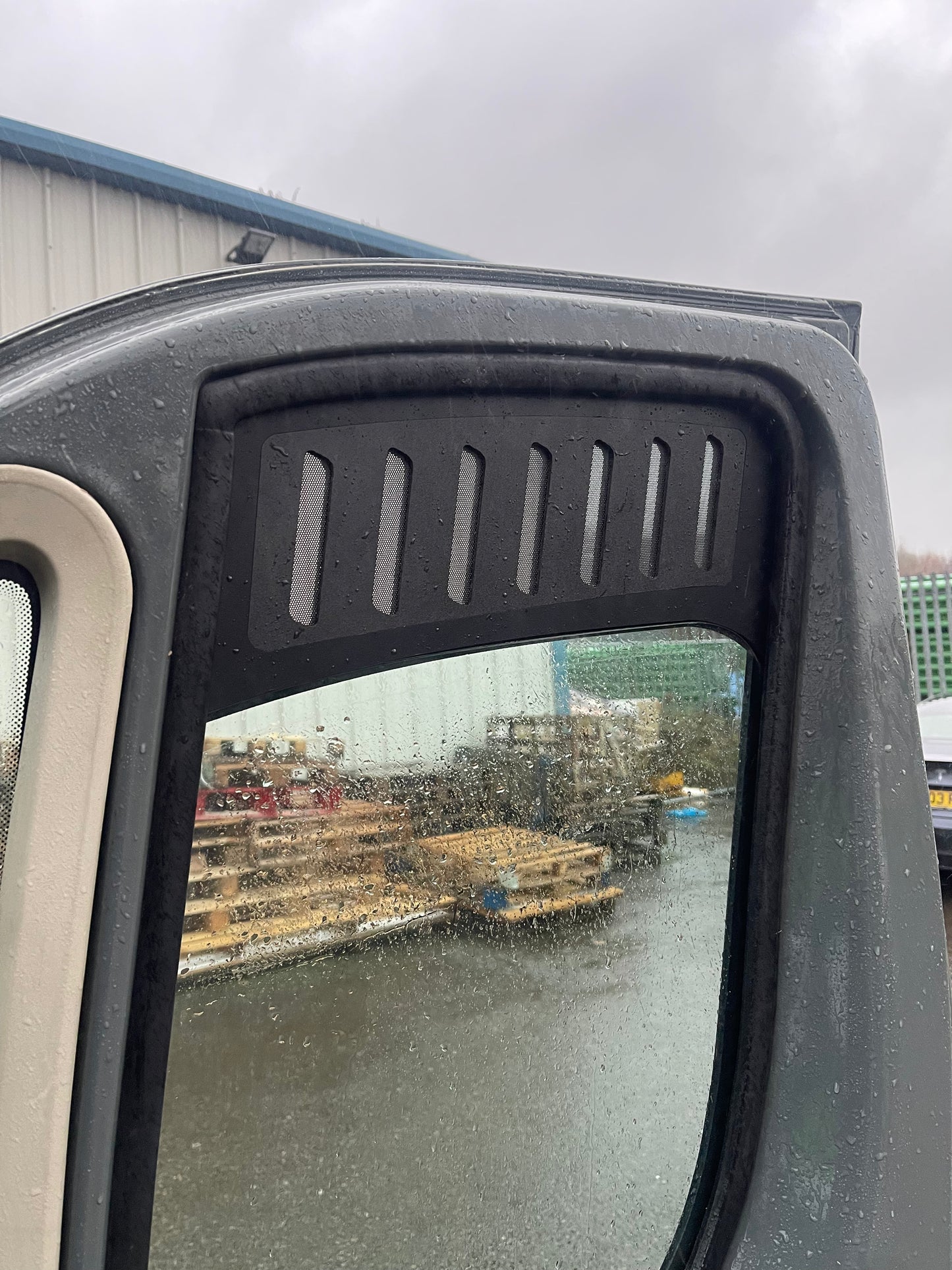 FIAT DUCATO 2006+ WINDOW BUG VENTS